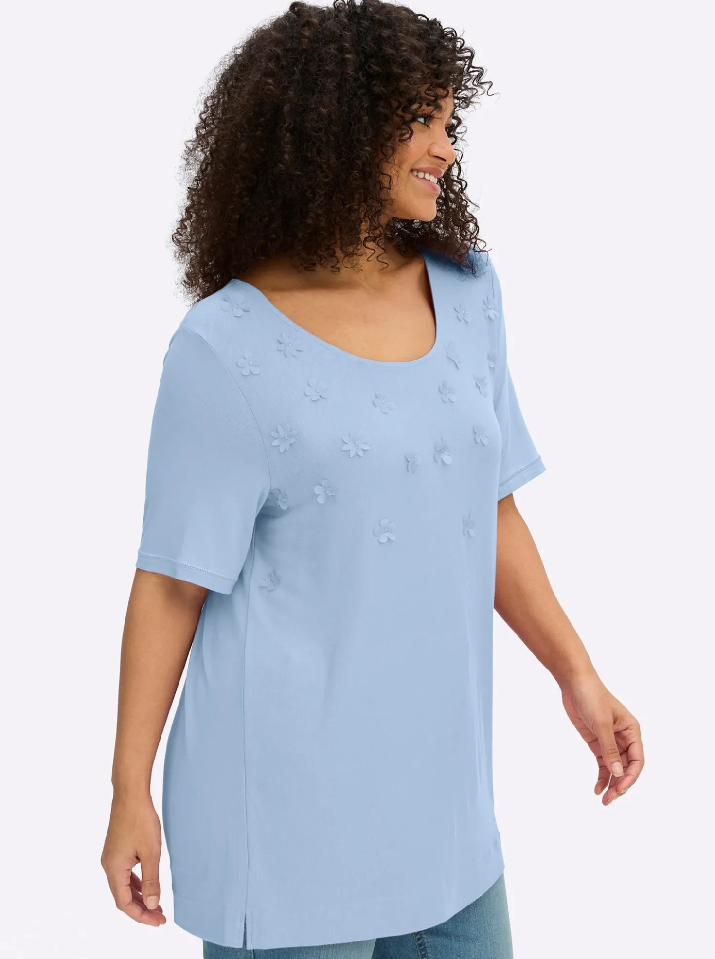 Shirt mit 3D-Blütenapplikationen
