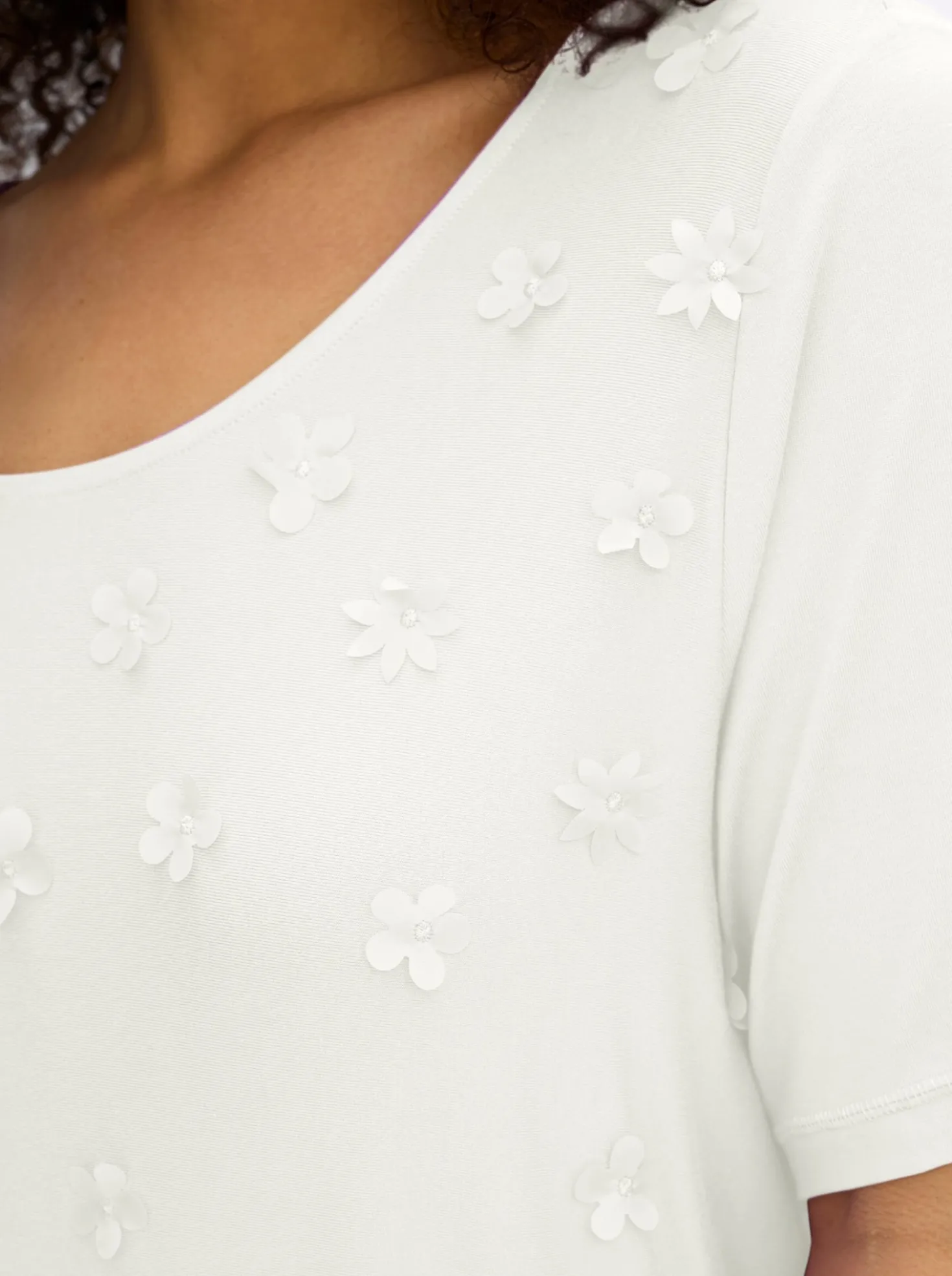 Shirt mit 3D-Blütenapplikationen