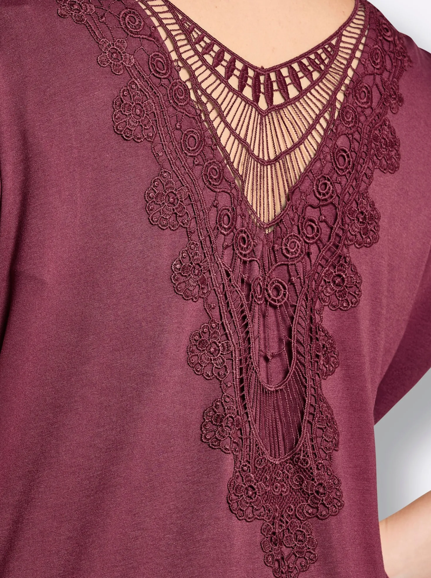 Shirt mit gehäkelter Spitze hinten