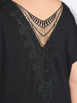 Shirt mit gehäkelter Spitze hinten
