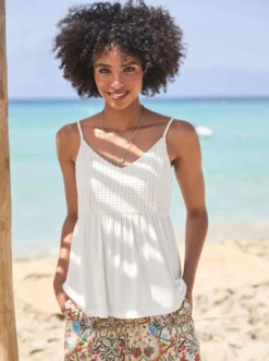 Shirttop mit gehäkelter Spitze