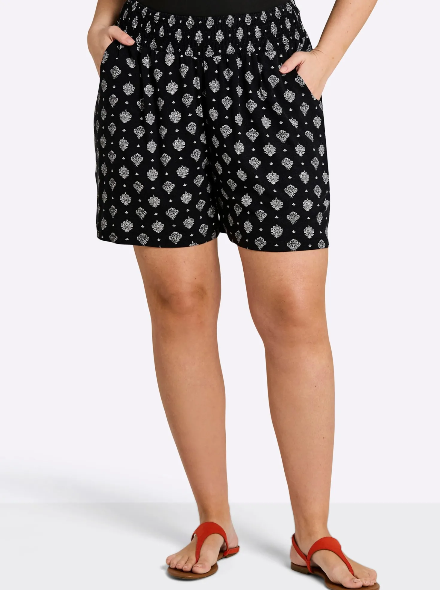 Shorts mit Ornamentdruck