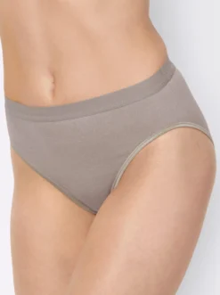 Slip mit elastischen Abschlüssen