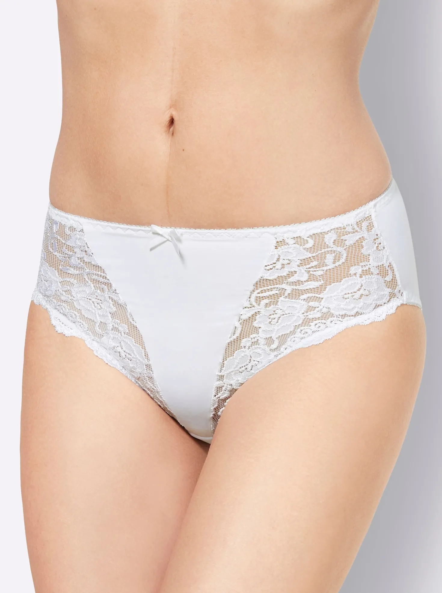 Slip mit seitlichen Einsätzen