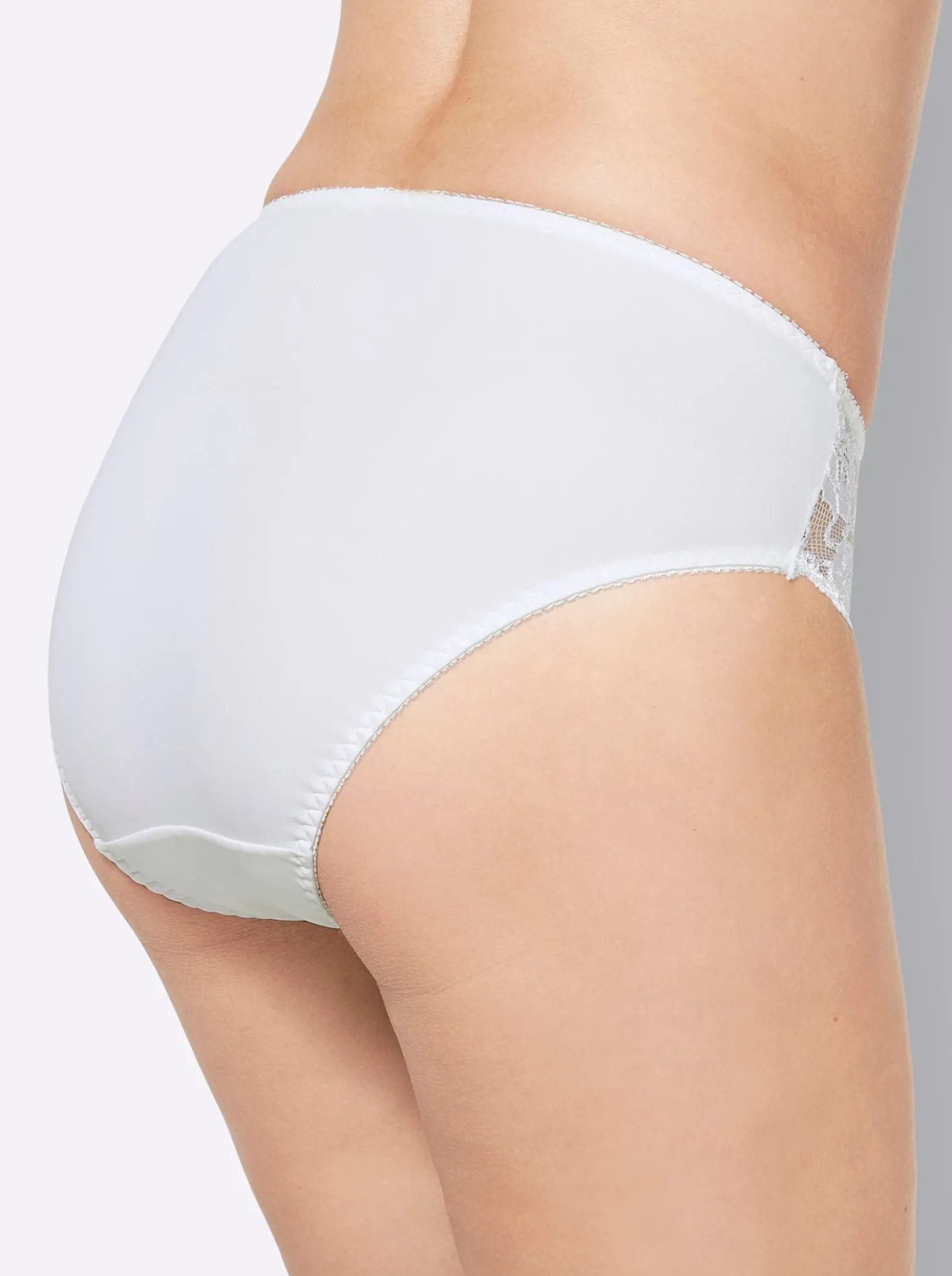 Slip mit seitlichen Einsätzen