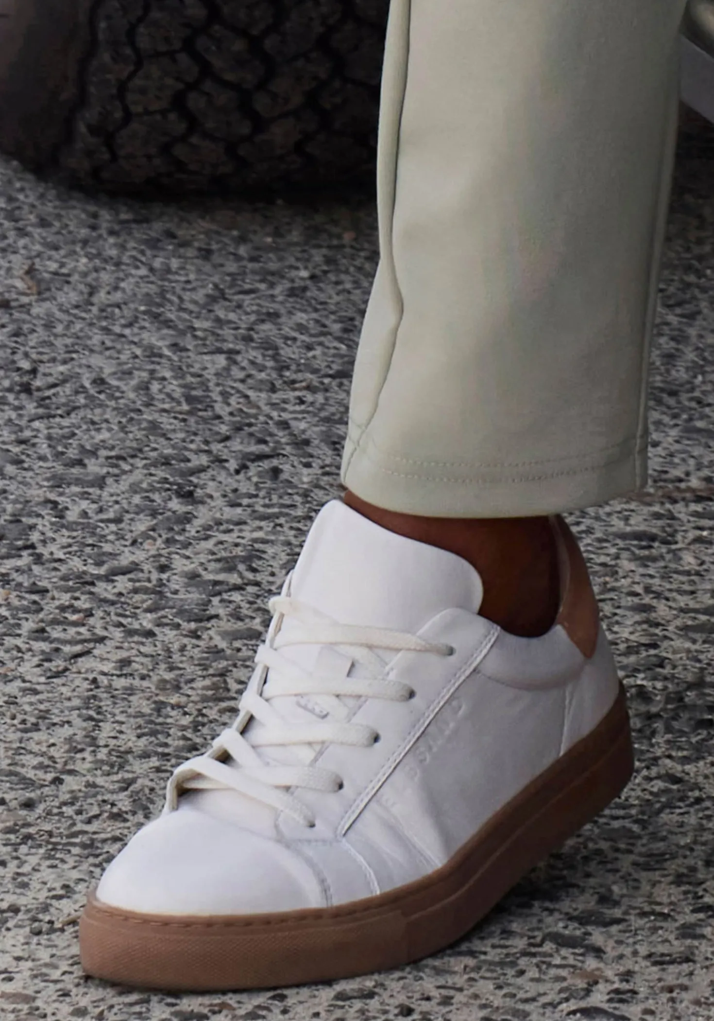 Sneaker