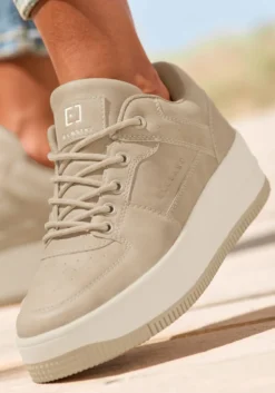 Sneaker