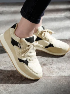 Sneaker