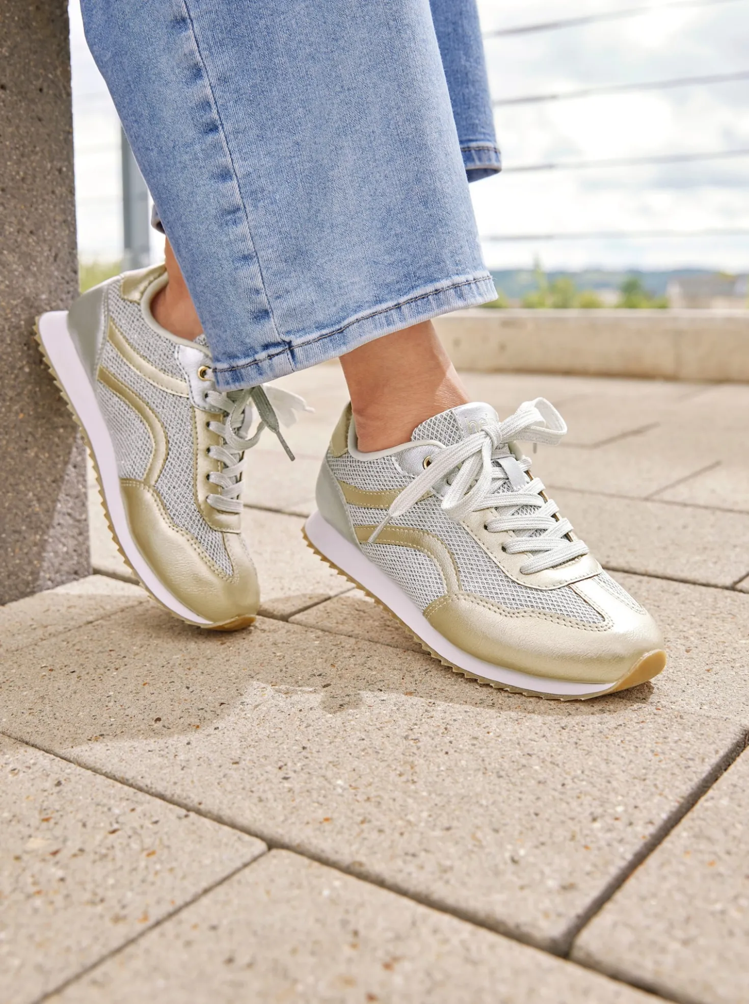 Sneaker