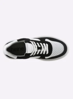 Sneaker