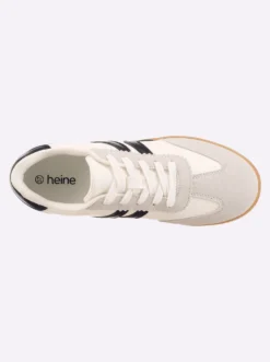 Sneaker