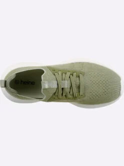 Sneaker