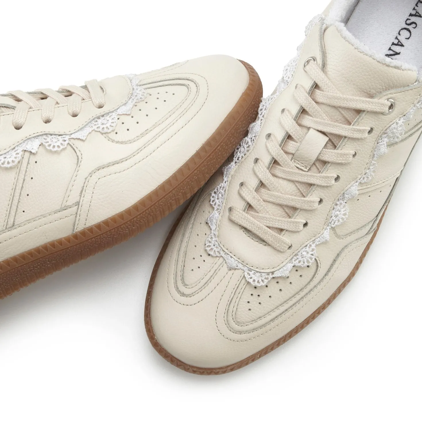 Sneaker