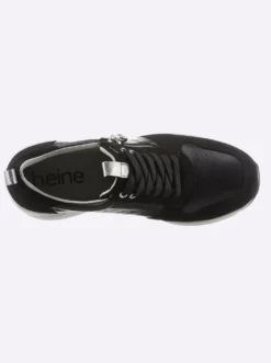 Sneaker