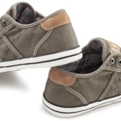 Sneaker