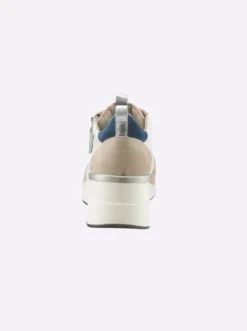 Sneaker