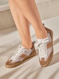 Sneaker