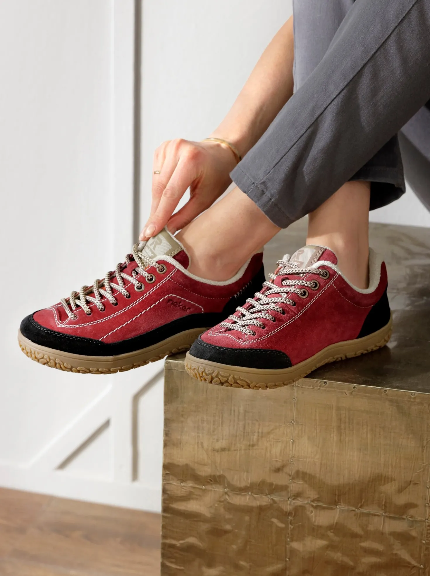 Sneaker aus Veloursleder