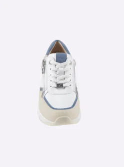 Sneaker im Mix aus Glatt- und Veloursleder