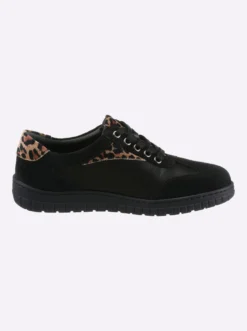 Sneaker mit Details im Leo-Dessin