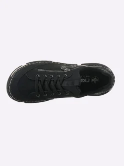 Sneaker mit elastischem Einsatz