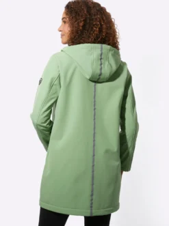 Softshelljacke mit reflektierenden Streifen