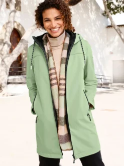 Softshelljacke mit reflektierenden Streifen