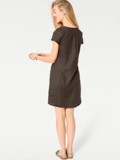 Sommerkleid in knieumspielender Länge
