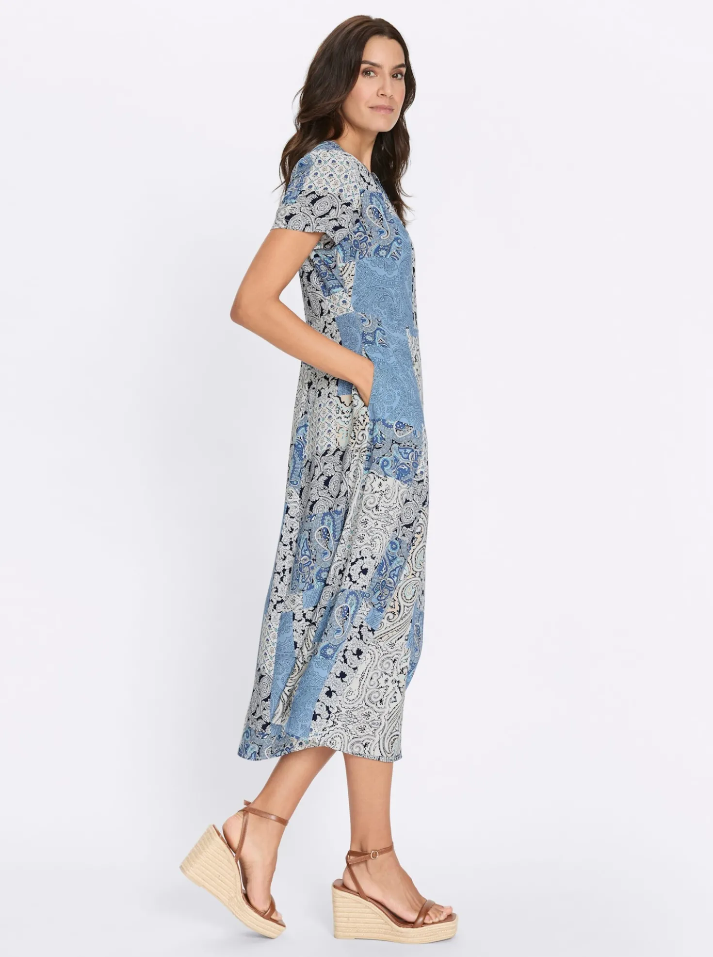 Sommerkleid mit Raffungen an den Schultern