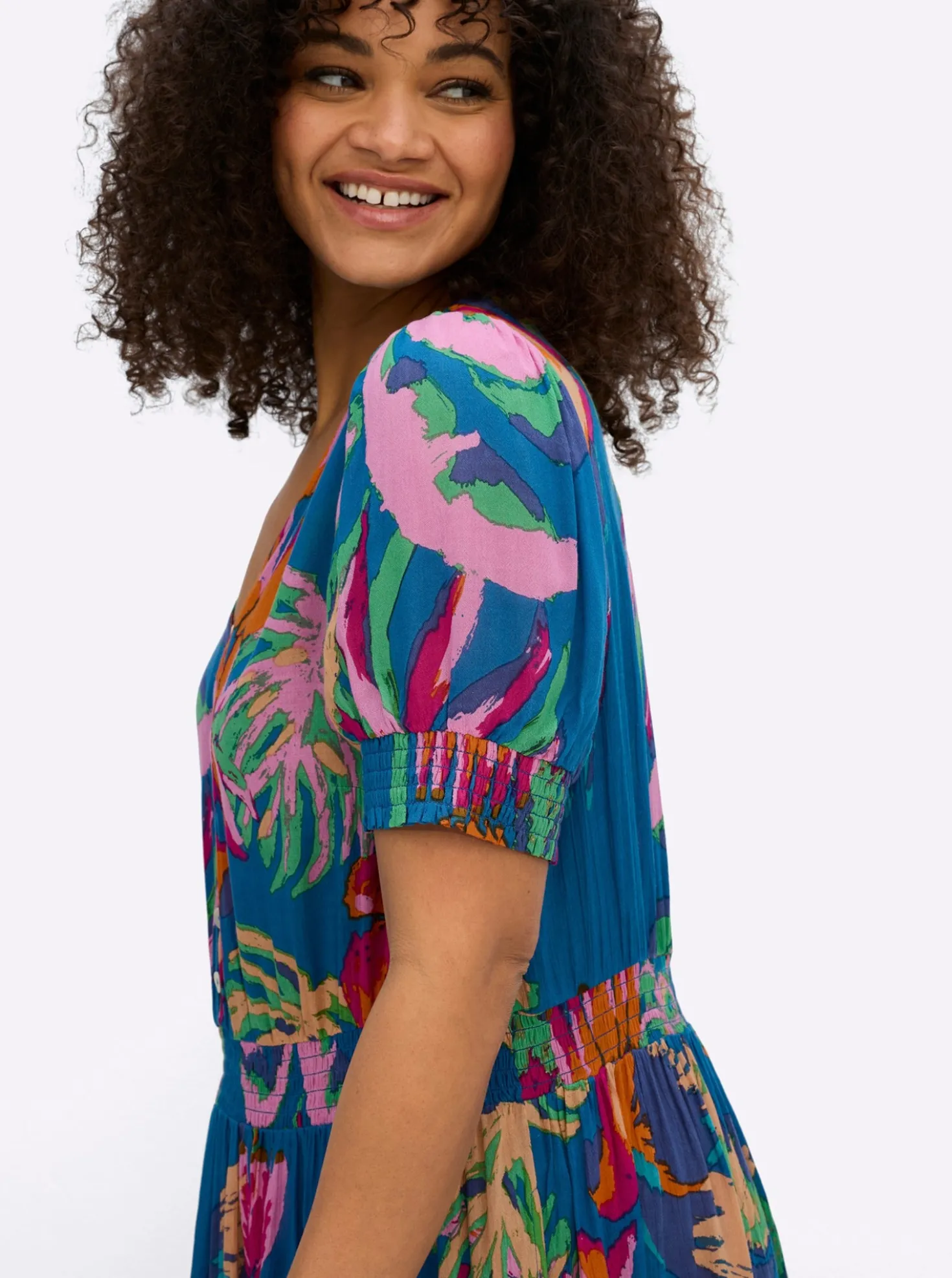 Sommerkleid mit tropischem Print