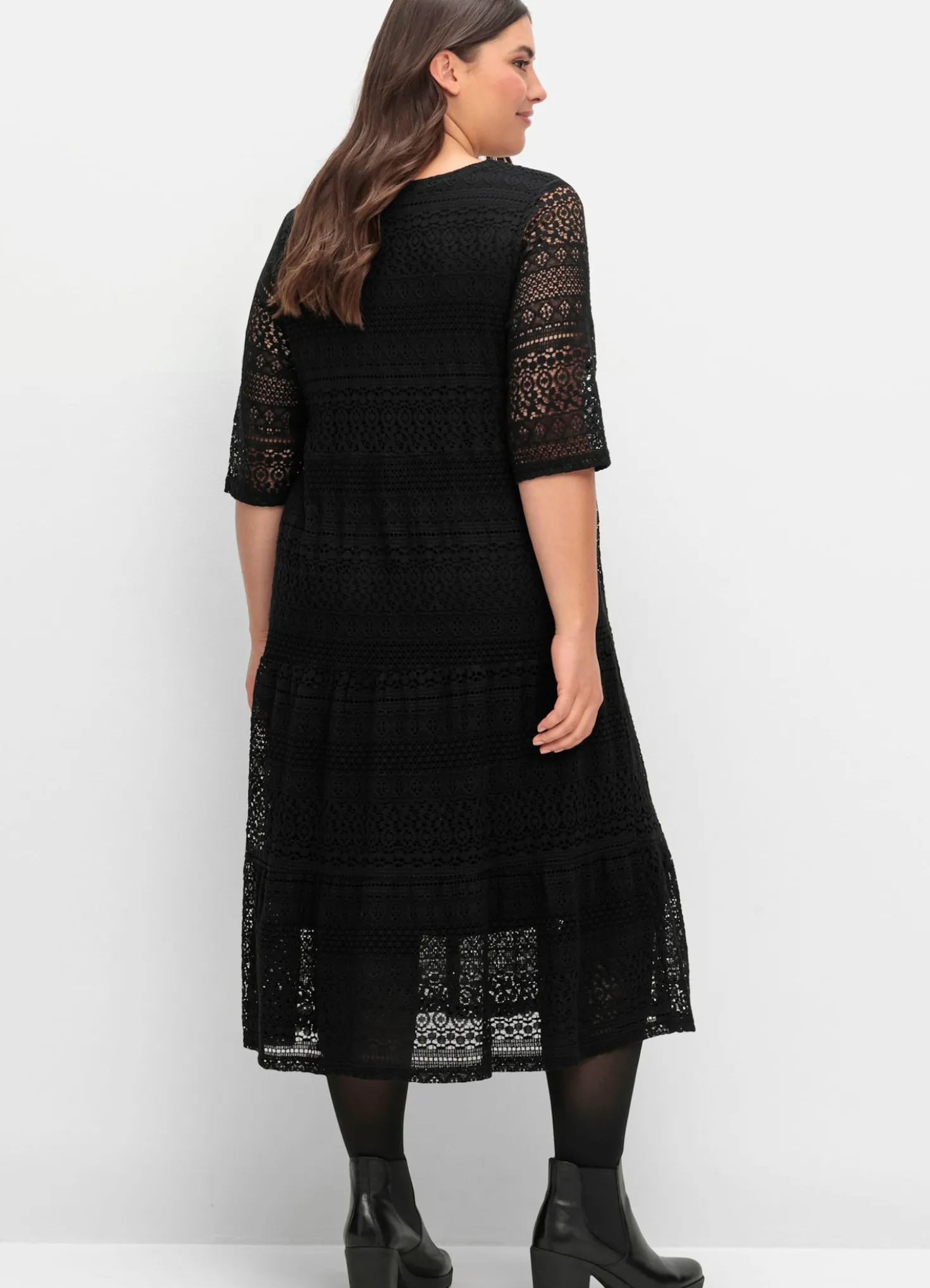 Spitzenkleid in Midi-Länge