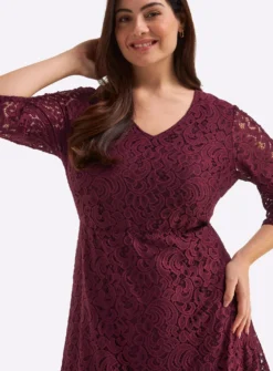 Spitzenkleid mit blickdichtem Futter