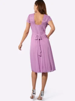 Spitzenkleid mit Mesh-Partien
