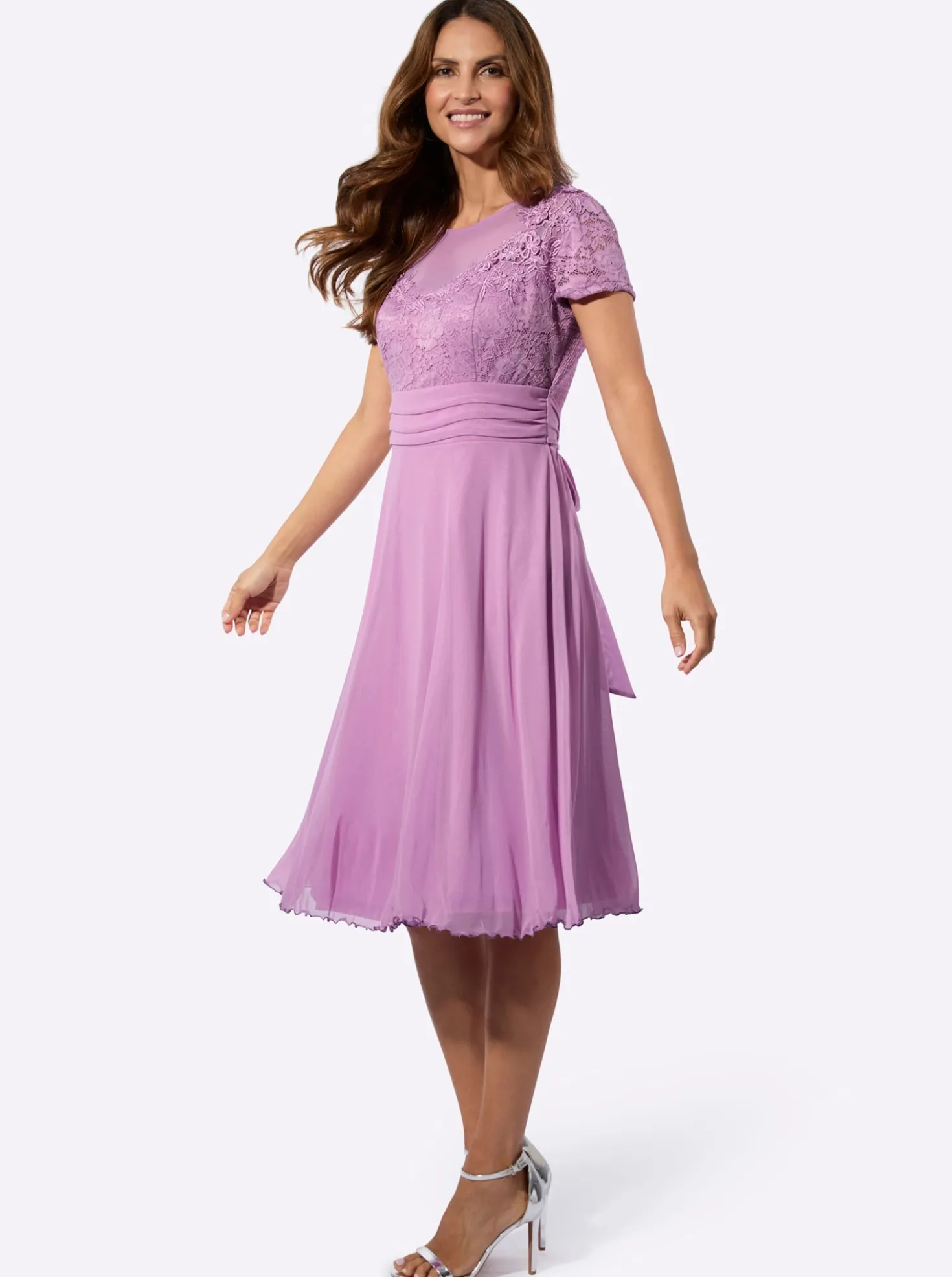Spitzenkleid mit Mesh-Partien