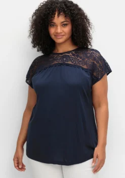 Spitzenshirt in A-Linie