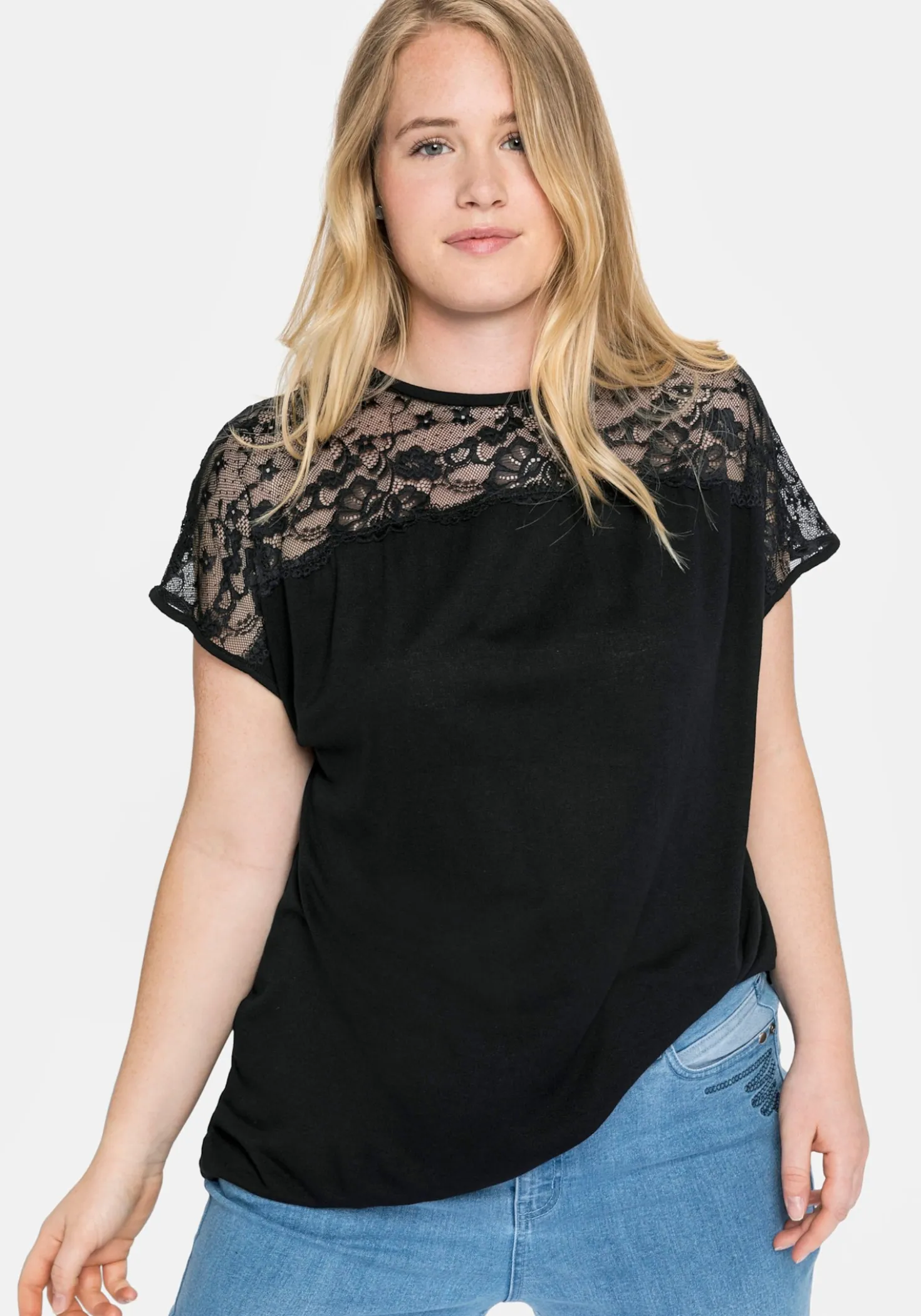 Spitzenshirt in A-Linie