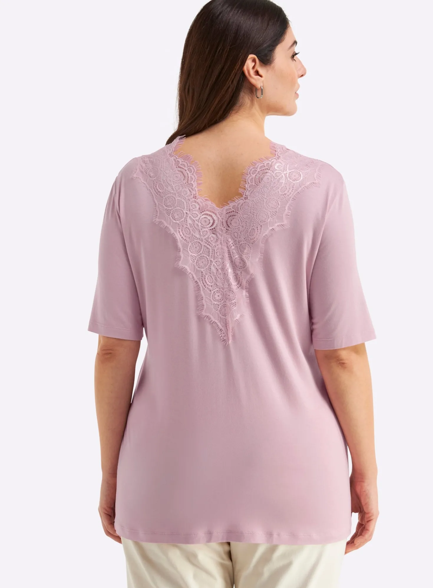 Spitzenshirt mit beidseitigem, tiefem V