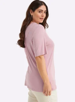 Spitzenshirt mit beidseitigem, tiefem V