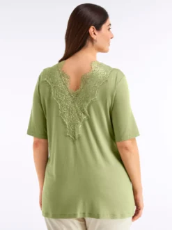 Spitzenshirt mit beidseitigem, tiefem V