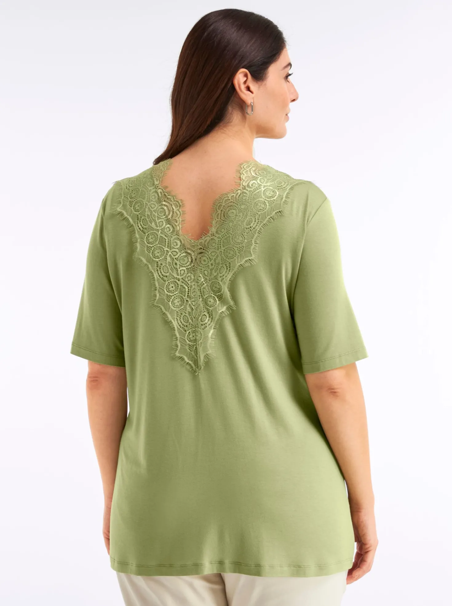 Spitzenshirt mit beidseitigem, tiefem V