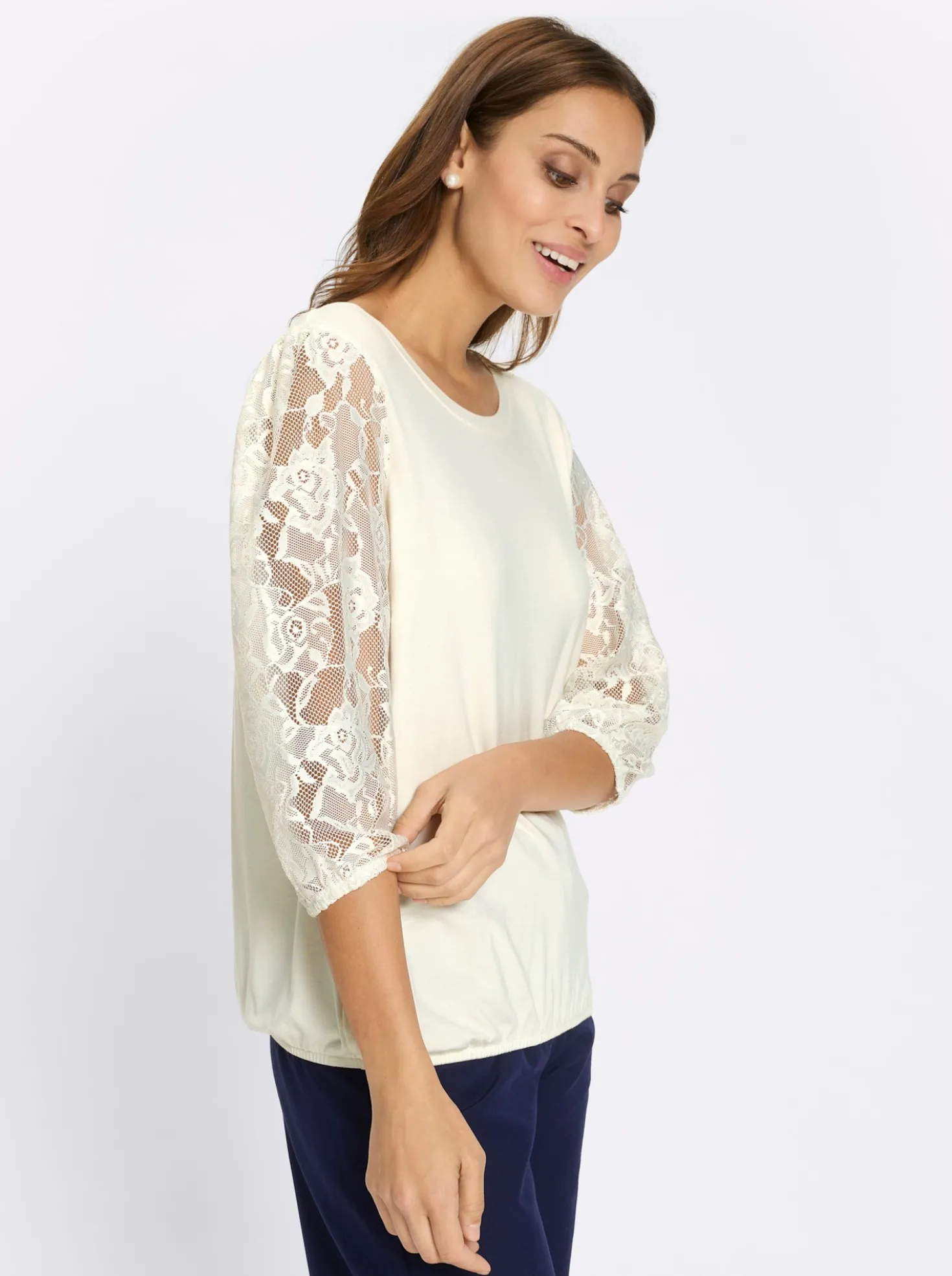 Spitzenshirt mit dezenter Raffung