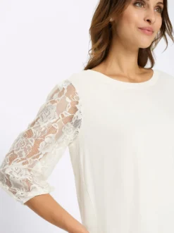 Spitzenshirt mit dezenter Raffung