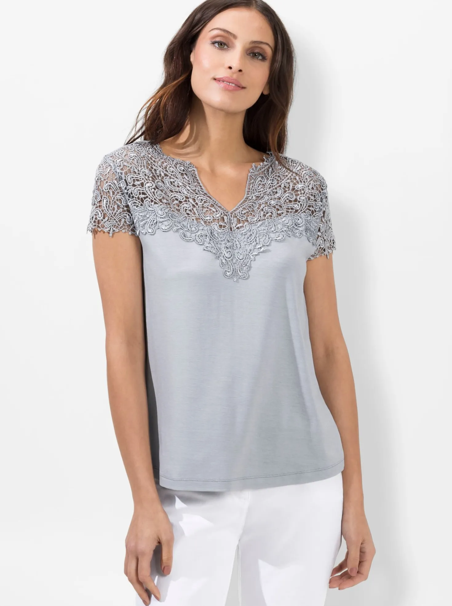 Spitzenshirt mit herzförmigem Spitzen-Einsatz