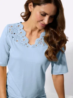 Spitzenshirt mit längerem Kurzarm