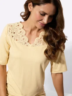 Spitzenshirt mit längerem Kurzarm
