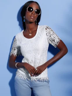 Spitzenshirt mit transparenten Ärmeln