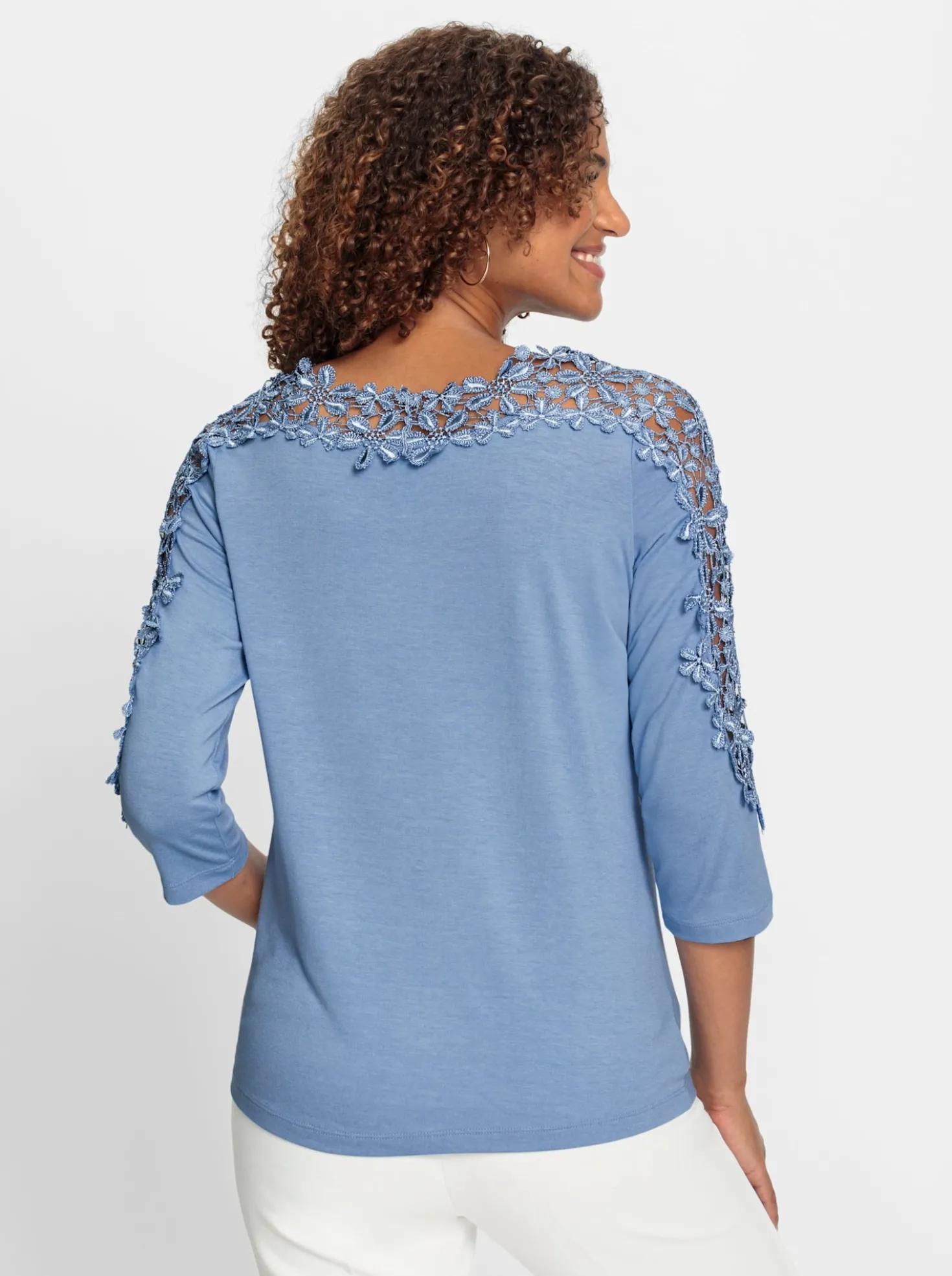 Spitzenshirt mit U-Boot-Ausschnitt