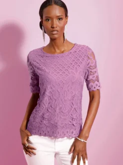 Spitzenshirt mit unterlegtem Body