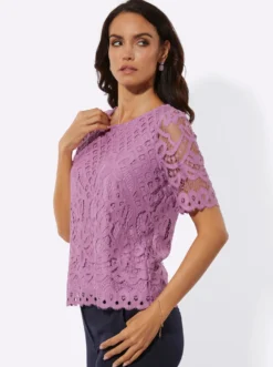 Spitzenshirt mit unterlegtem Body