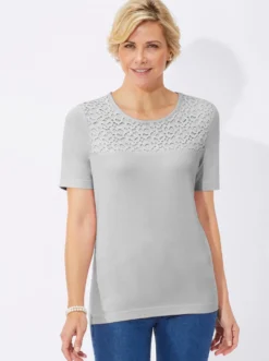Spitzenshirt mit unterlegter Spitze